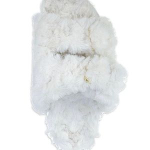 Women’s Slip On 2 buckle white fluffy scuffs slippers Size 9